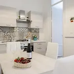 Housestation פלרמו